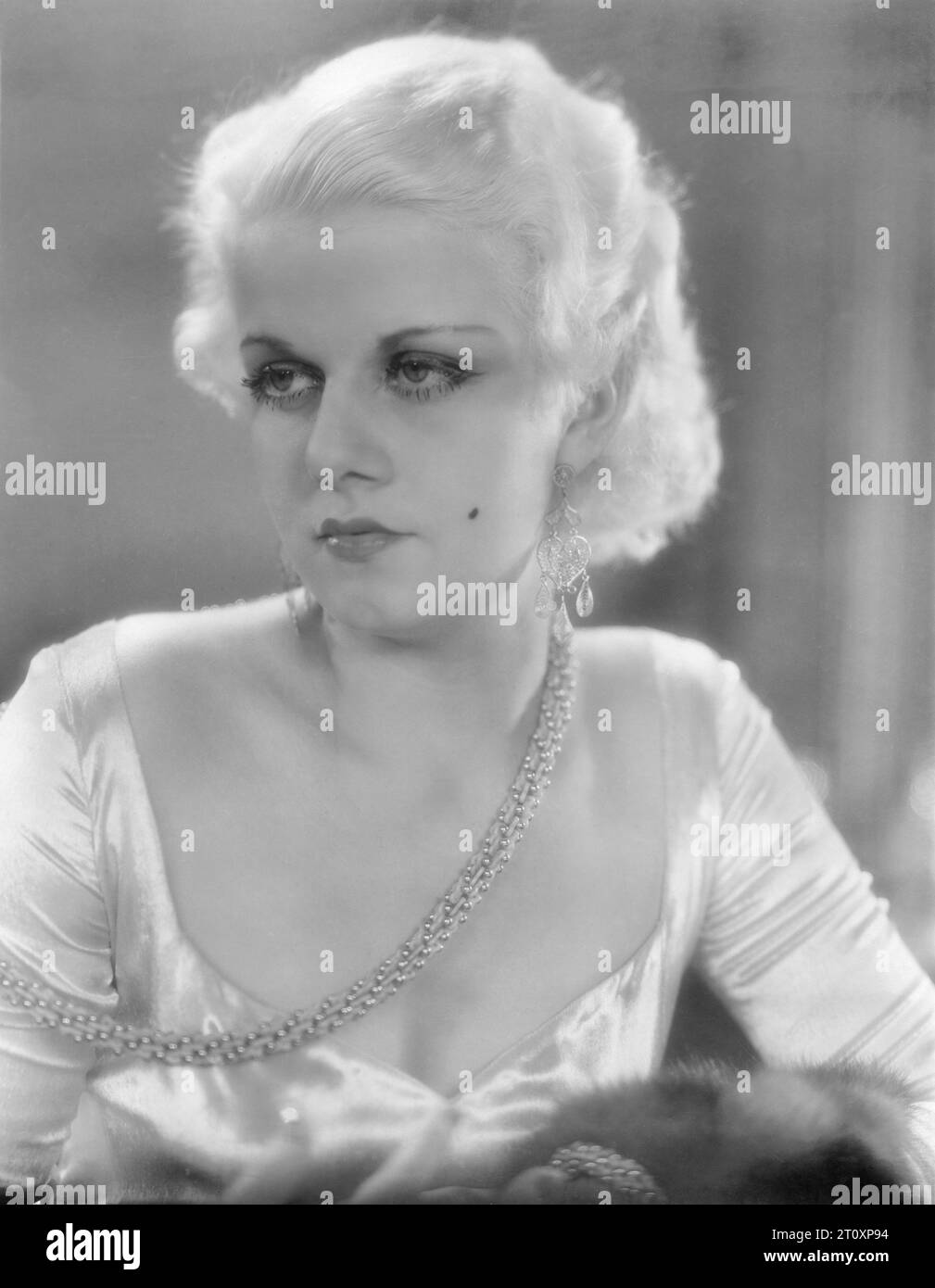 Bionda Bombshell JEAN HARLOW pubblicità Ritratto per UOMO DI FERRO 1931 Direttore TOD BROWNING romanzo W.R. BURNETT Universal Pictures Foto Stock