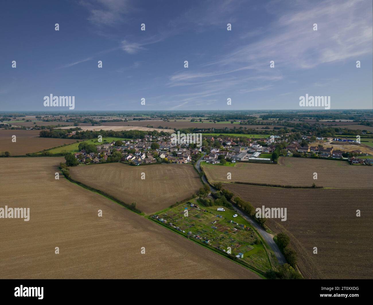 Una vista aerea del villaggio di Old Newton nel Suffolk, Regno Unito Foto Stock