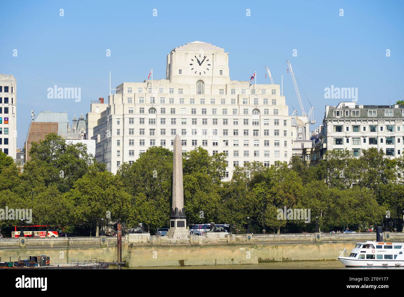 Londra, Regno Unito: 16 settembre 2023: Shell Mex House è un edificio classificato di II grado situato al numero 80 Strand a Londra, dove è stata costituita la RAF Foto Stock