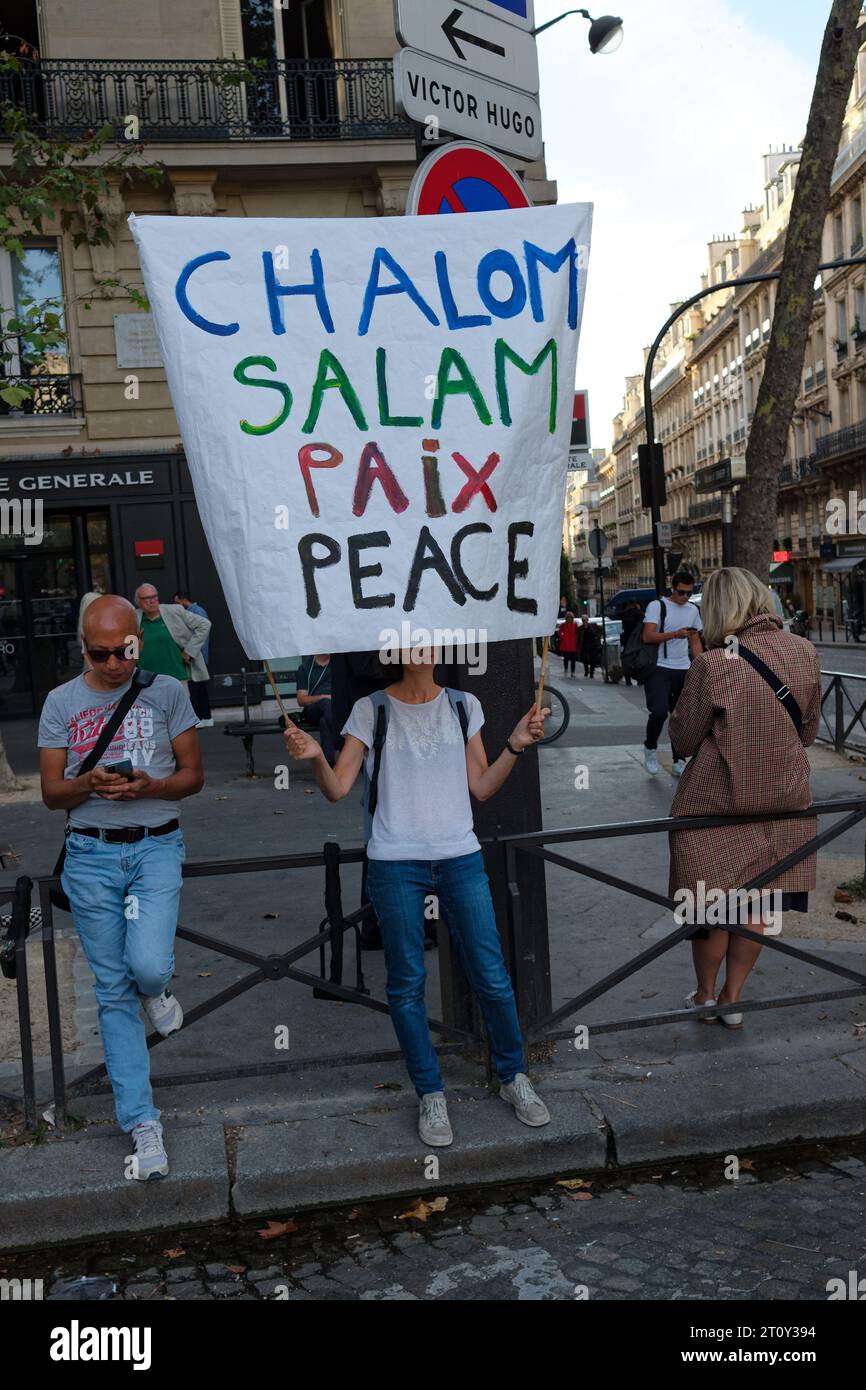 Les parisiens solidaires avec Israël ont marché entre la Place victor Hugo et celle du Trocadéro.De nombreux politiciens se trouvaient dans le cortège Foto Stock