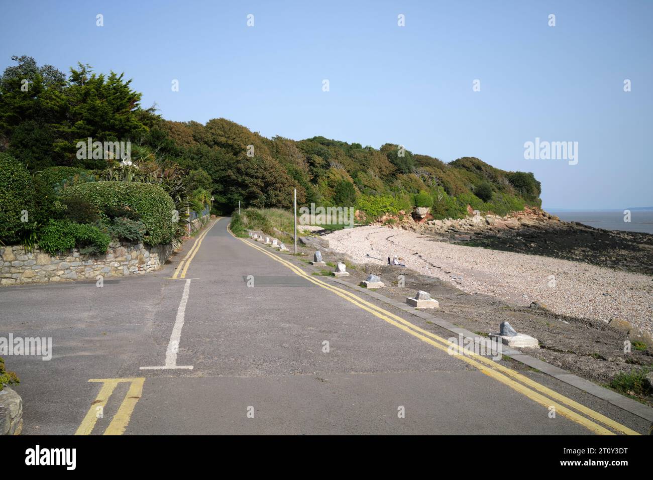 Strada che conduce alla spiaggia a Swanbridge Bay Penarth, Galles del Sud, Regno Unito Foto Stock