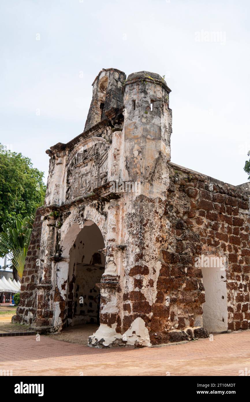 A famosa era una fortezza portoghese costruita a Malacca, in Malesia, nel 1512. La porta superstite del forte portoghese a Malacca. Foto Stock