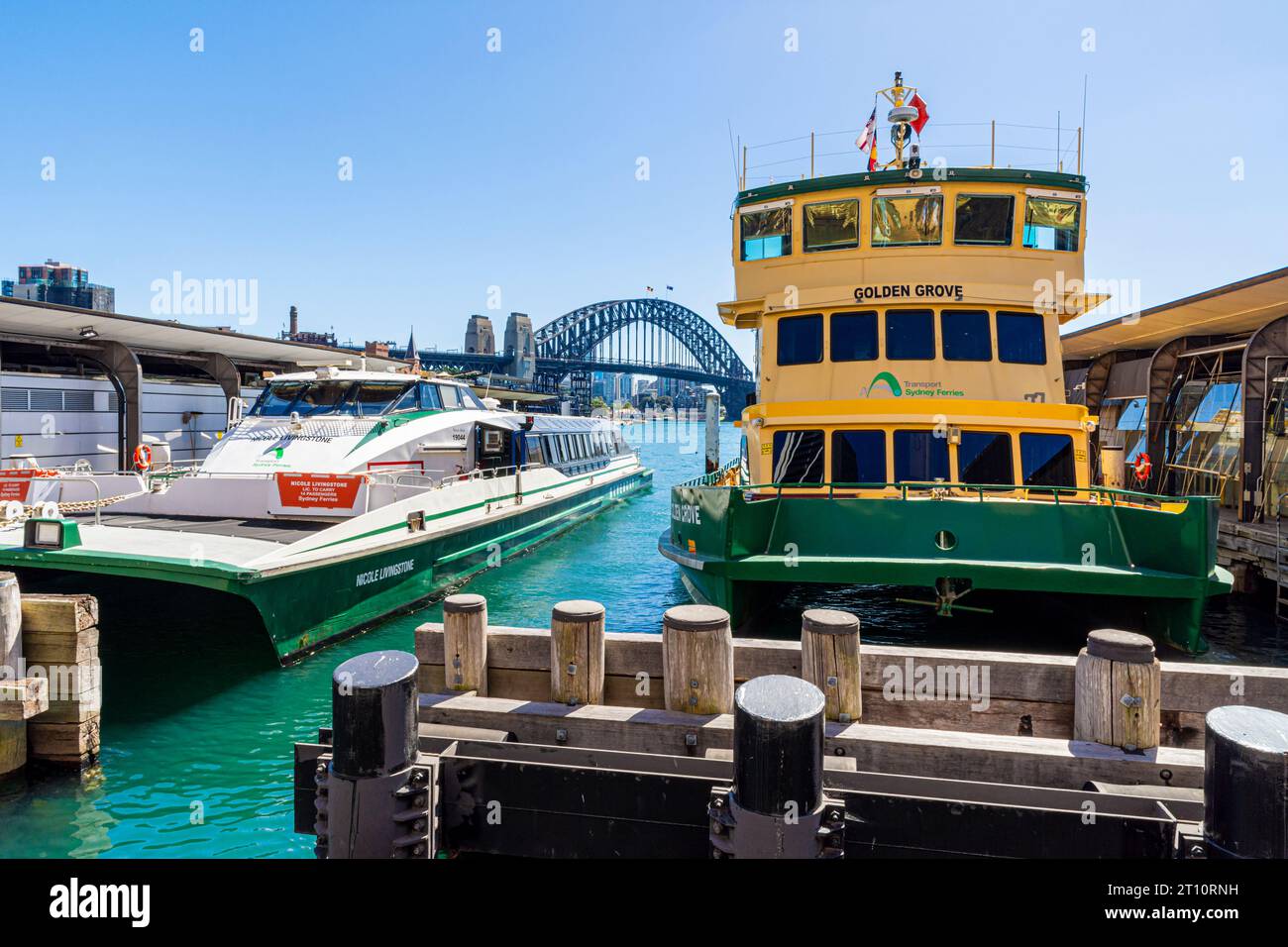 Traghetti del porto di Sydney ormeggiati a Circular Quay Sydney, nuovo Galles del Sud, Australia Foto Stock