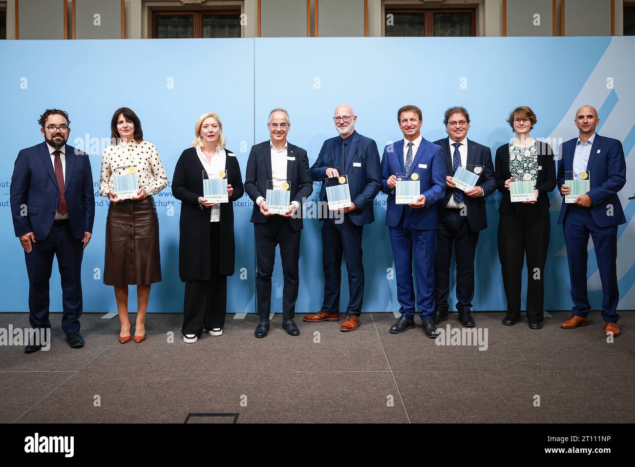 Christian Kühn Parlamentarischer Staatssekretär, Britta Behrendt Stadt Berlino, Julia Jacob Stadt Essen, Björn Felten Stadt Mönchen-Gladbach, Ingo Schabrich Kreis Viersen, Michael Sticheln Kreis Höxter, Axel Flader Landkreis celle, Buchholz Technische Universität Braunschweig für 2023 das Bundesumweltministerium, der Deutsche Städtetag, der Deutsche Städte- und Gemeindebund, der Deutsche Landkreistag und der Deutsche Hochschulverband stellen d Foto Stock