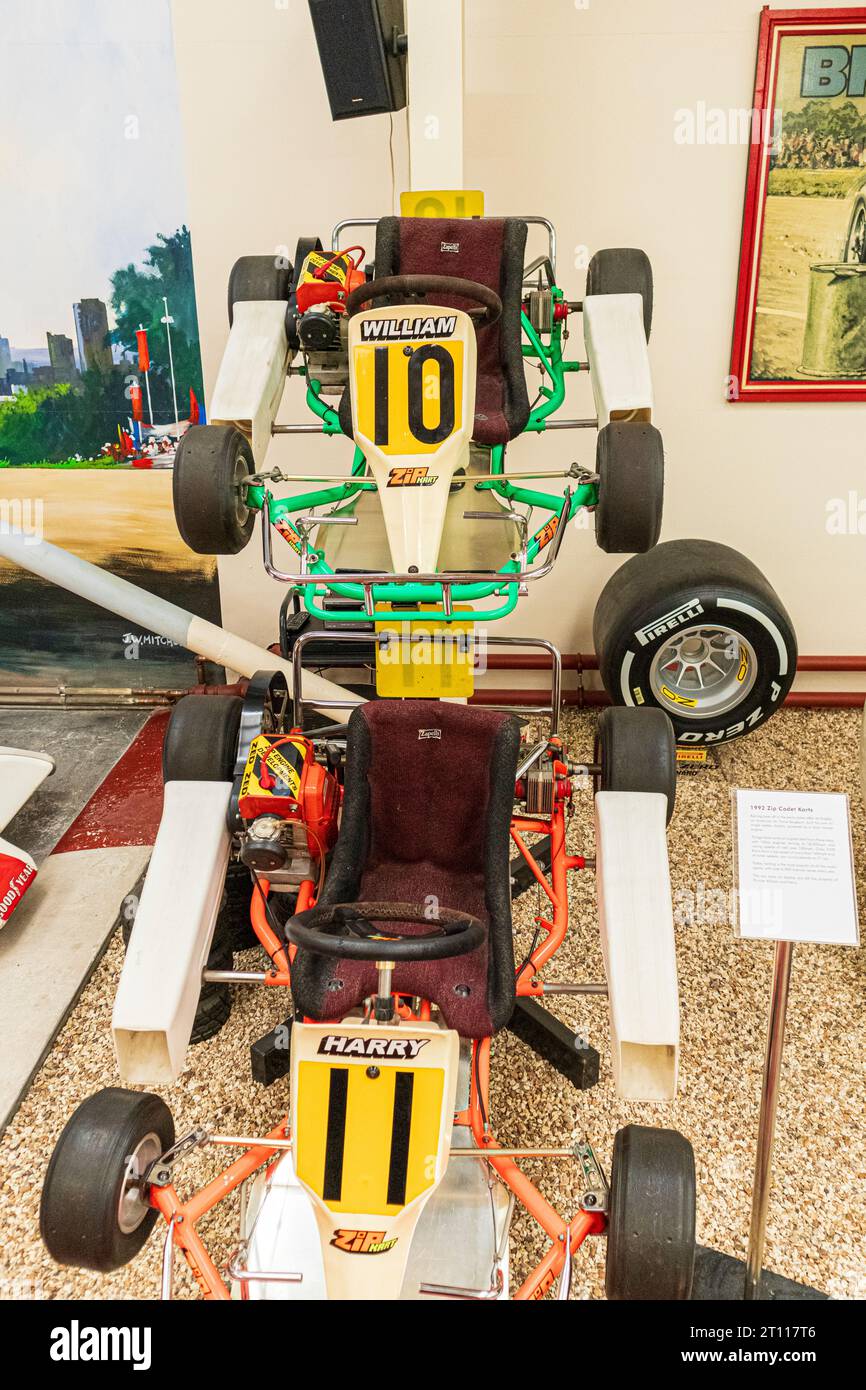 Prince William e Prince Harry possiedono ancora questi due Go Carts 1992 zip Cadet all'Haynes Motor Museum, Sparkford, Yeovil, Somerset, Inghilterra, Regno Unito Foto Stock