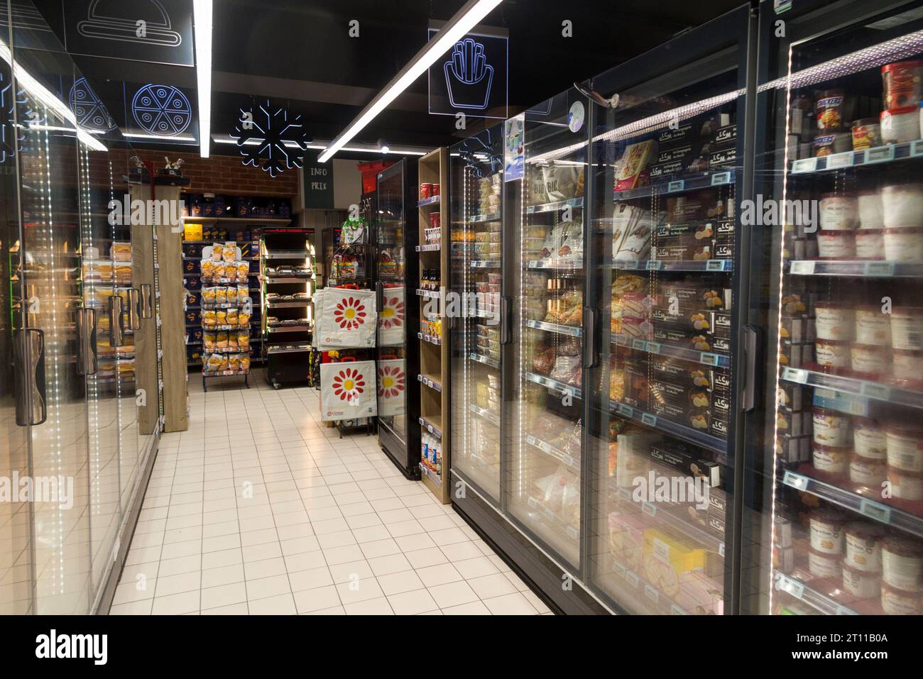 Catena di negozi di alimenti surgelati immagini e fotografie stock ad alta  risoluzione - Alamy