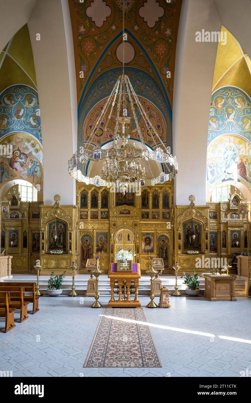 Vilnius, Lituania, 15 AGOSTO 2023. La Chiesa ortodossa di S.. Constantine e St. Michael, interni Foto Stock