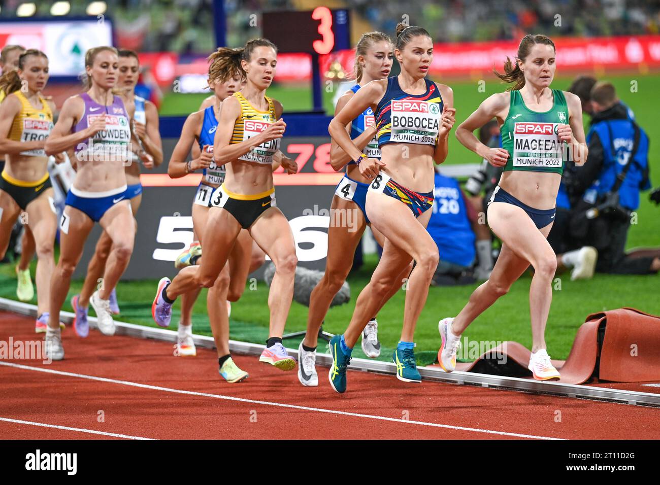 Ciara Mageean (Irlanda, Silver), Claudia Bobocea (Romania), Hanna Klein (Germania). 1500 m. Campionati europei di Monaco 2022 Foto Stock