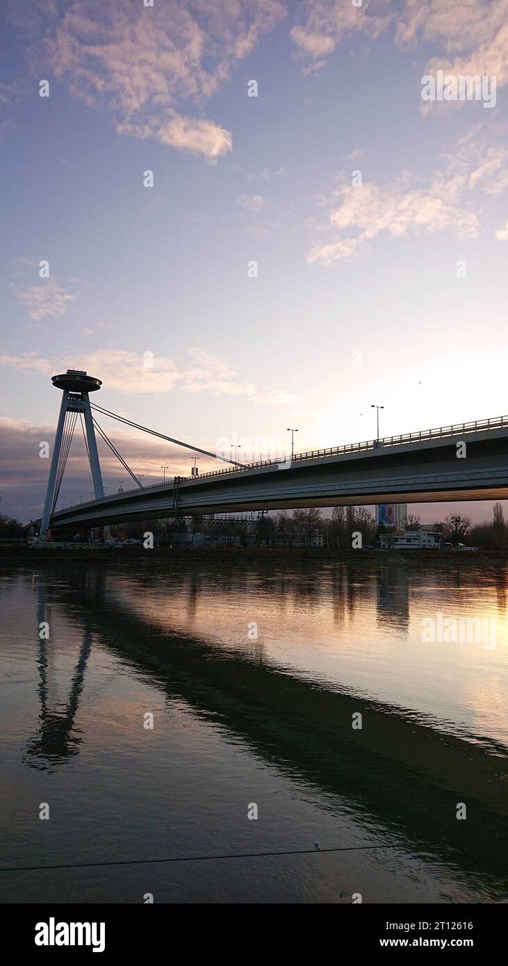 Bratislava Slowakei UFO Tower Foto Stock