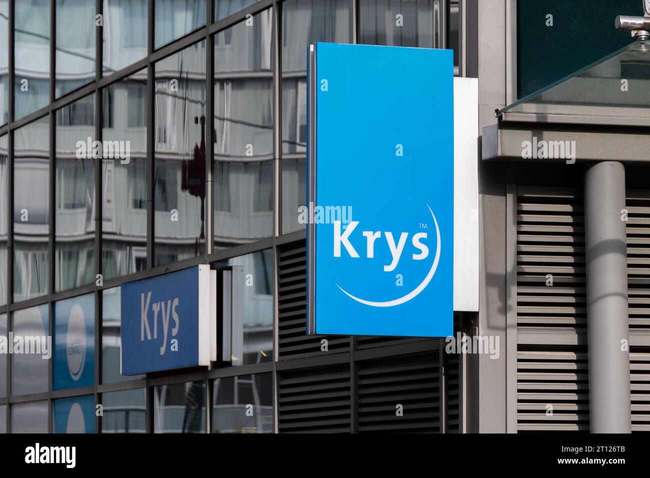 Segno di un negozio Krys. Il gruppo Krys è un gruppo cooperativo francese di ottici Foto Stock