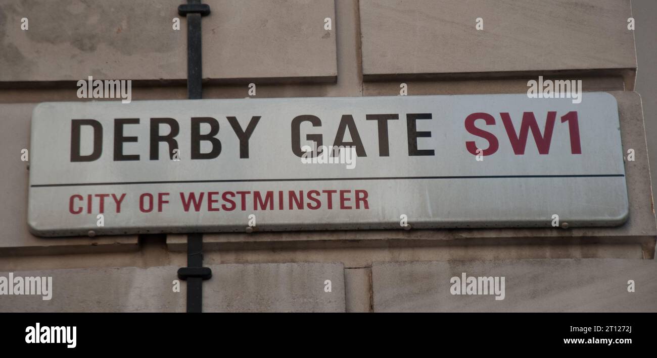 Cartello stradale, Derby Gate, Westminster, Londra, Regno Unito Foto Stock
