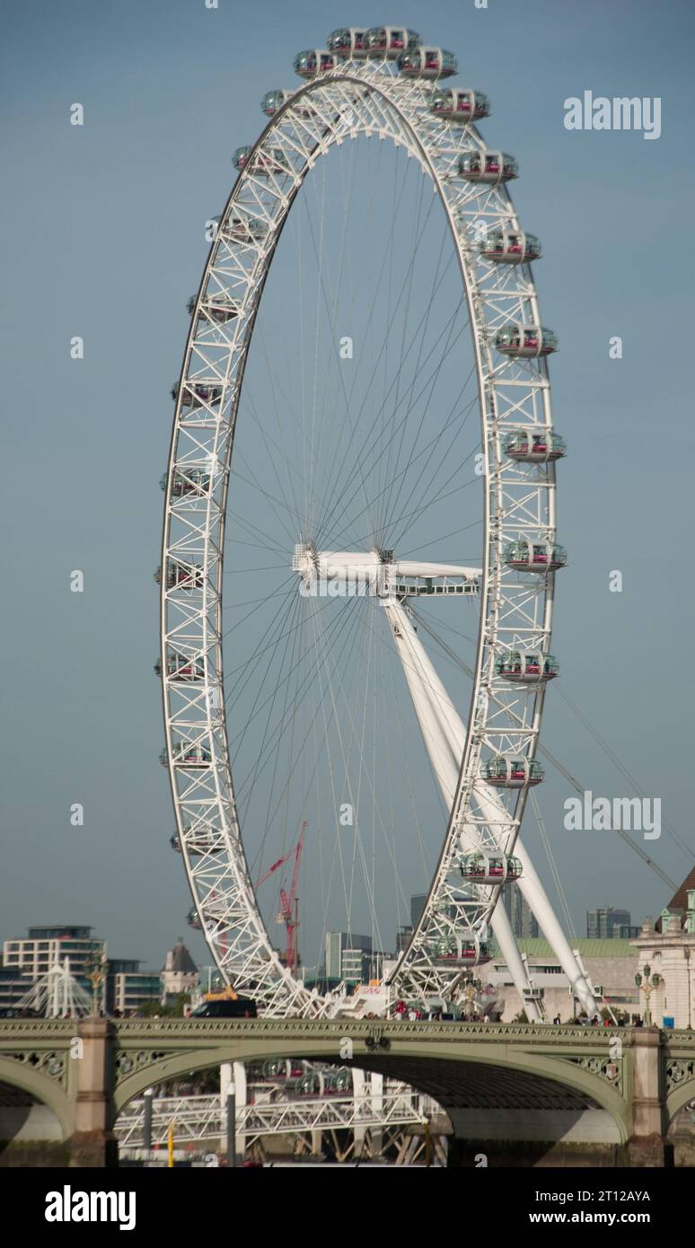 London Eye, Tamigi e Westminster Bridge, Westminster, Londra, Regno Unito Foto Stock