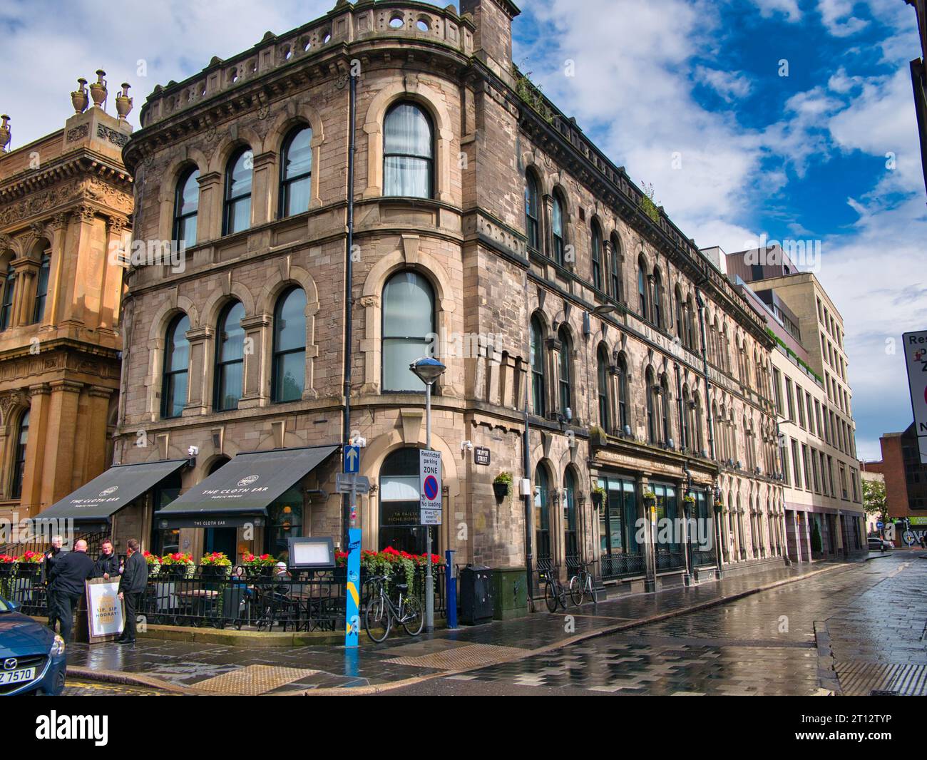 Situato negli Ulster Buildings, The Cloth Ear all'angolo tra Waring Street e Skipper Street a Belfast, Irlanda del Nord, Regno Unito. Foto Stock