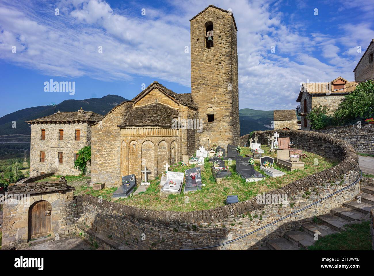 Chiesa romanica di San Martín de Oliván, stile romanico intorno al 1060, termine di Biescas, alto Gállego, Huesca, Spagna Foto Stock