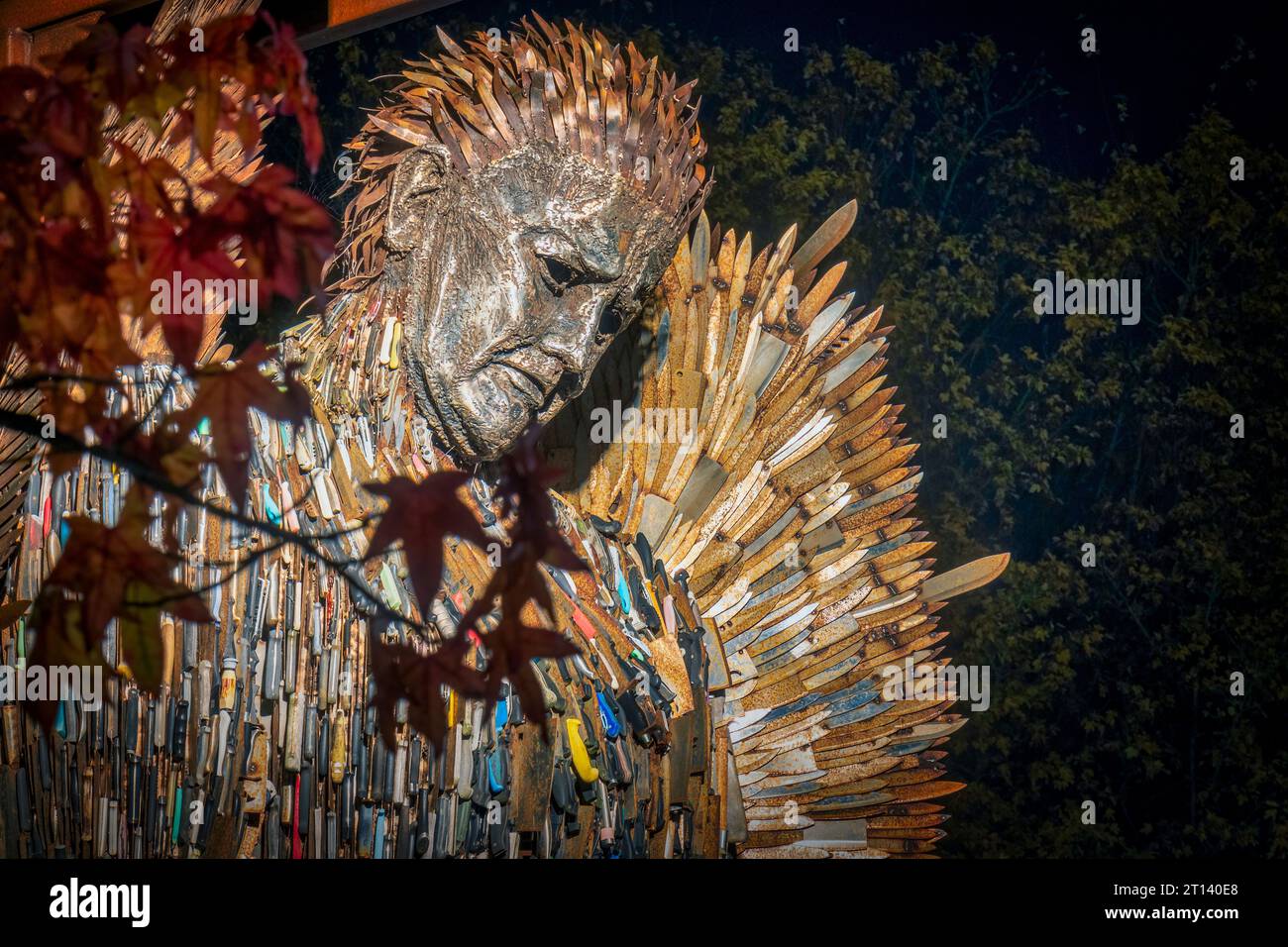 The Knife Angel - scultura contemporanea formata da 100.000 coltelli creati dall'artista Alfie Bradley Foto Stock