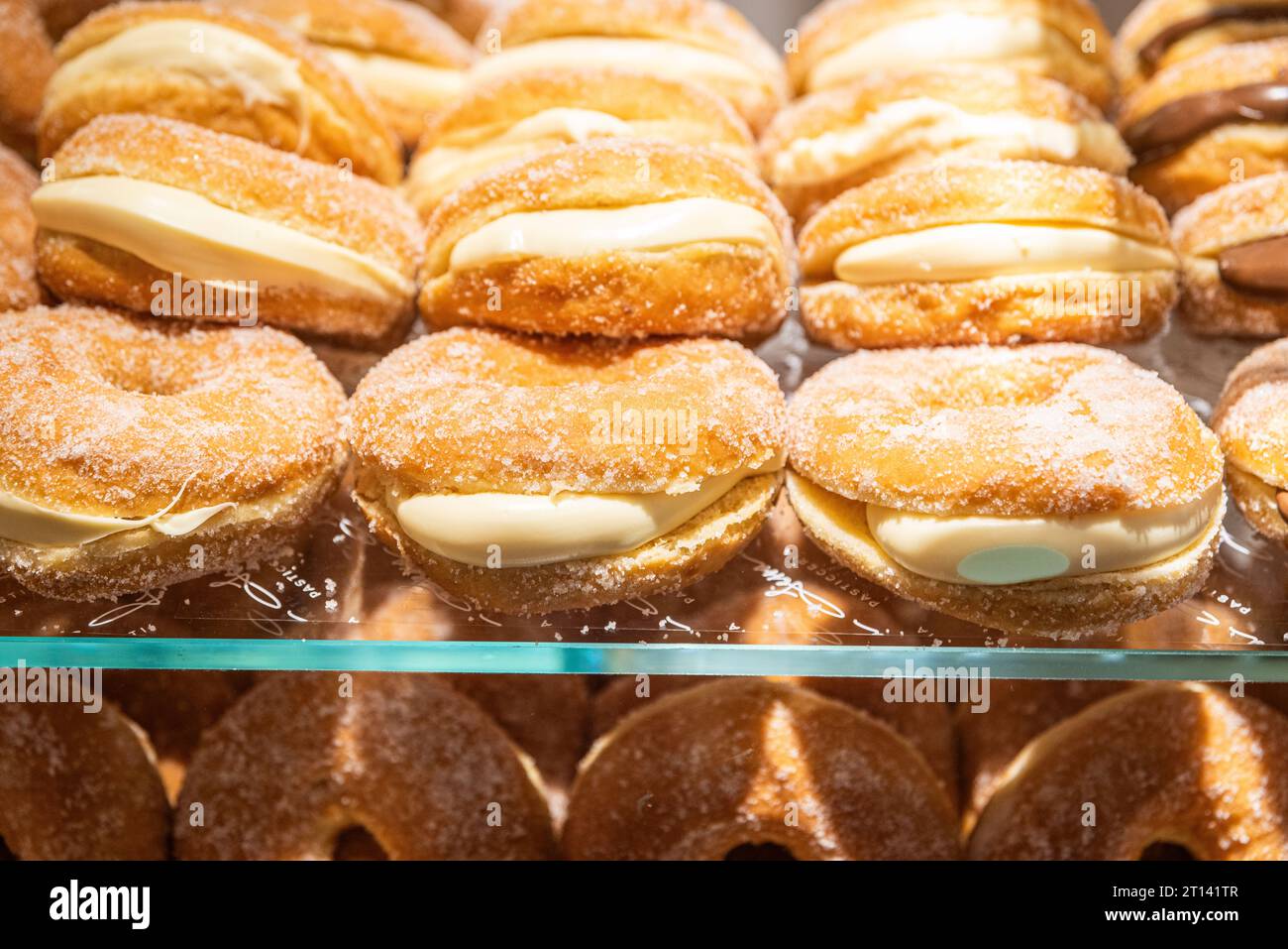 Roma, Italia - 2 febbraio 2023: Colazione ristorante in Food Court conosciuto come mercato centrale, il mercato centrale, nella stazione termini Foto Stock