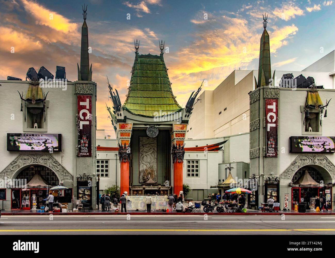 Los Angeles, Stati Uniti d'America; 7 ottobre 2023: Il famoso TCL Chinese Theater di Hollywood sulla Walk of Fame nella città californiana di Los Angeles Foto Stock