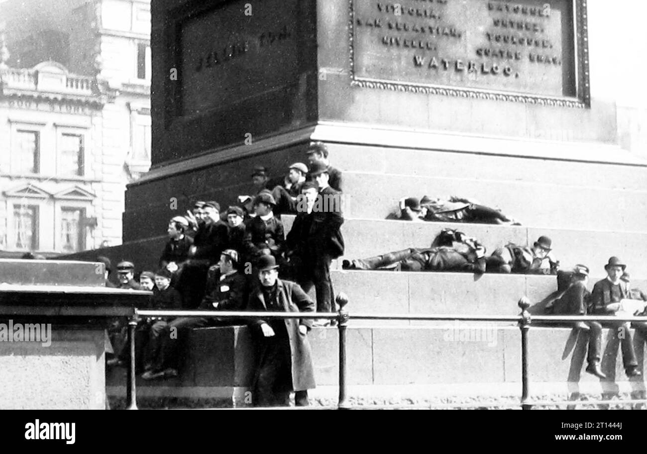 Uomini disoccupati, Wellington Column, Liverpool, periodo vittoriano Foto Stock