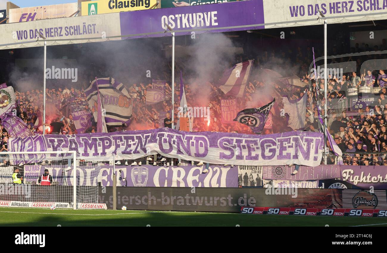 Firo: 09/22/2023 calcio: Calcio: 2° Bundesliga VFL Osnabruck - HSV Hamburg HSV Hamburg Hamburg Hamburg Hamburg 2:1 tifosi VFL, lotta e vittoria, depositore, tifoso generale Foto Stock