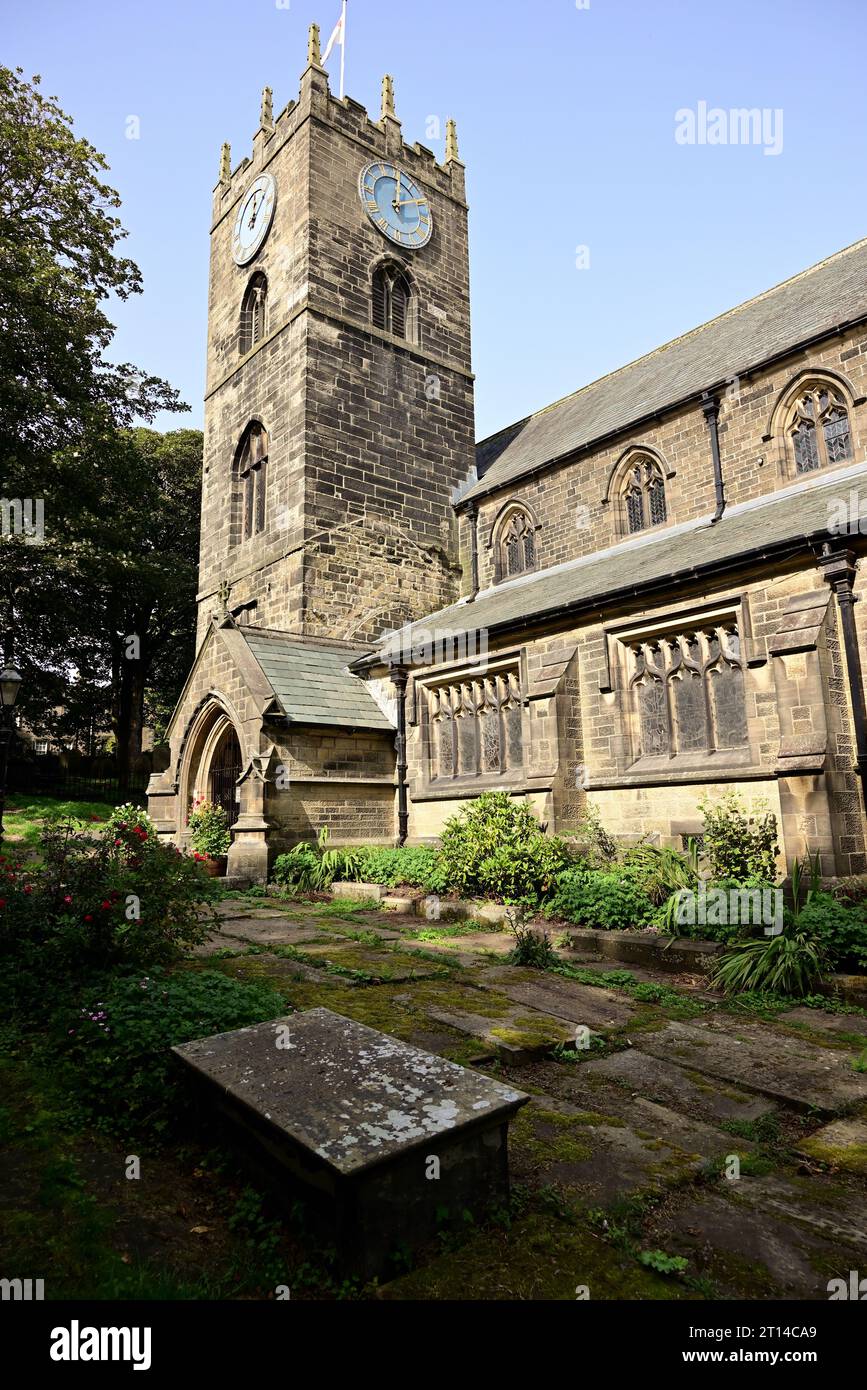La chiesa di San Michele e tutti gli Angeli ad Haworth, West Yorkshire. Foto Stock