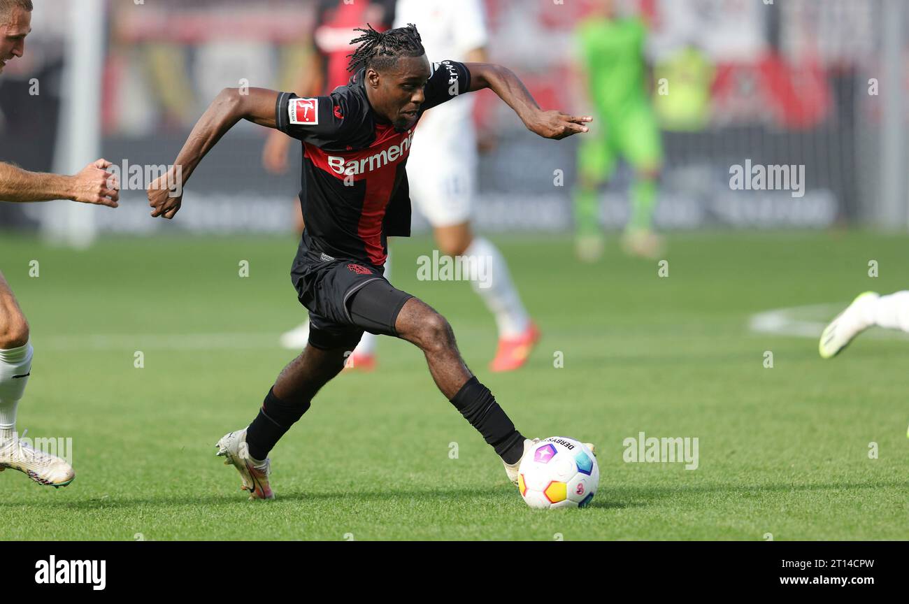 Firo: 09/24/2023 calcio: Calcio: 1.Bundesliga Bayer Leverkusen - 1.FC Heidenheim 4:1 azione individuale, Jeremie Frimpong, Bayer Foto Stock