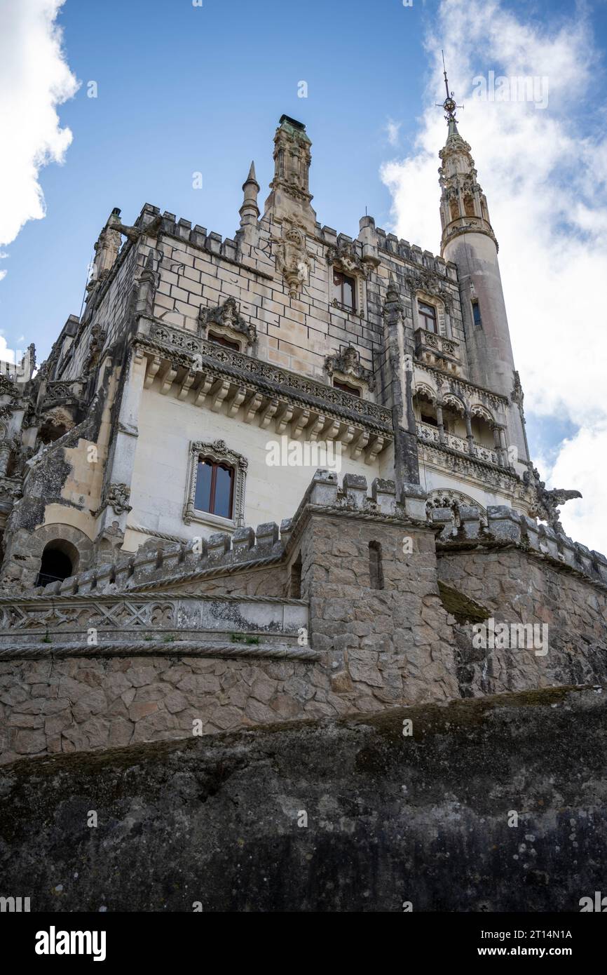 Quinta da Regaleira Palace, Sintra, Portogallo Sintra è una città e un comune nella regione della grande Lisbona del Portogallo, Una delle principali destinazioni turistiche f Foto Stock