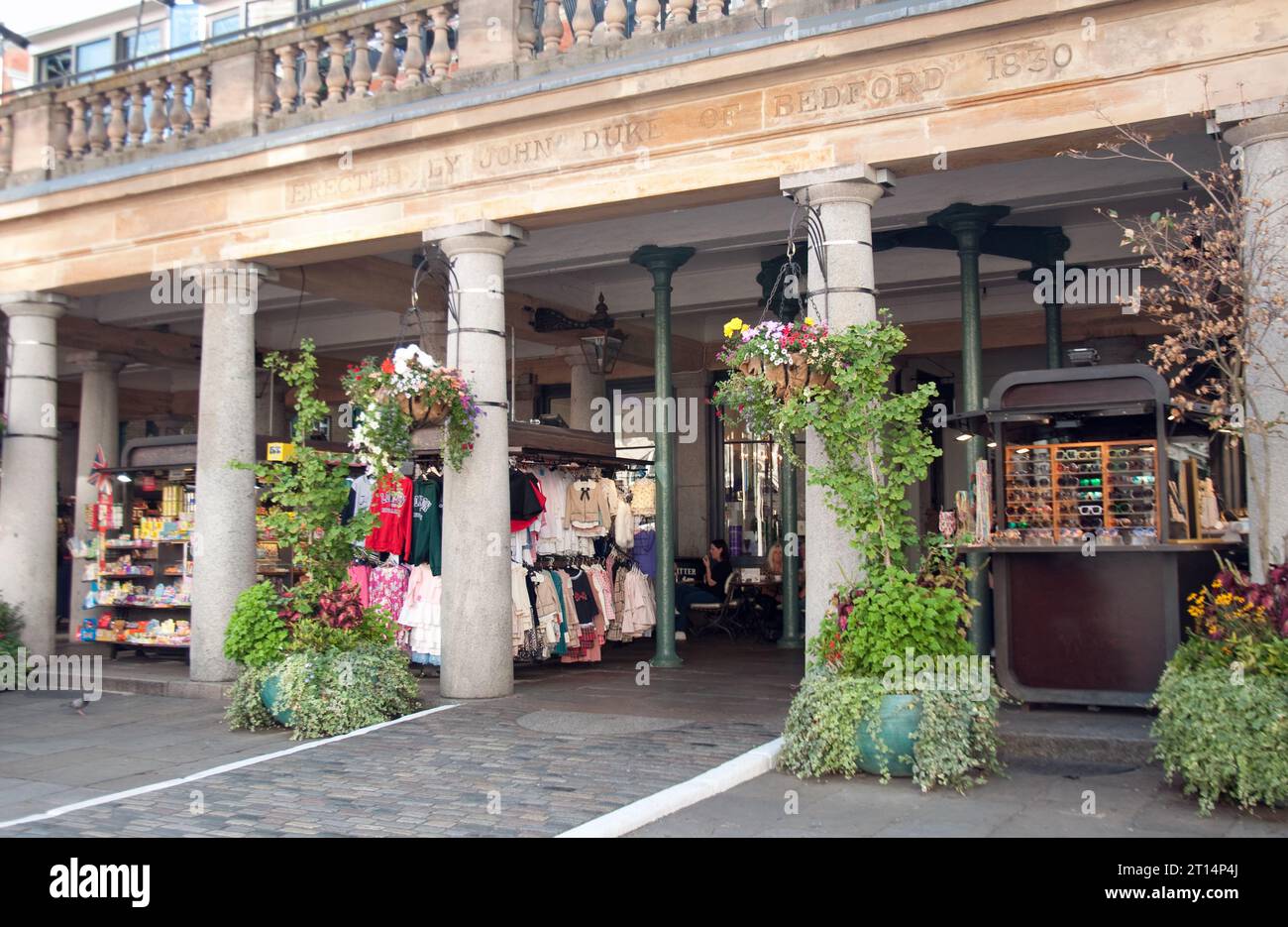 Courtyard and Entrance, Covent Garden Market, Covent Garden, Westminster, Londra, REGNO UNITO Foto Stock