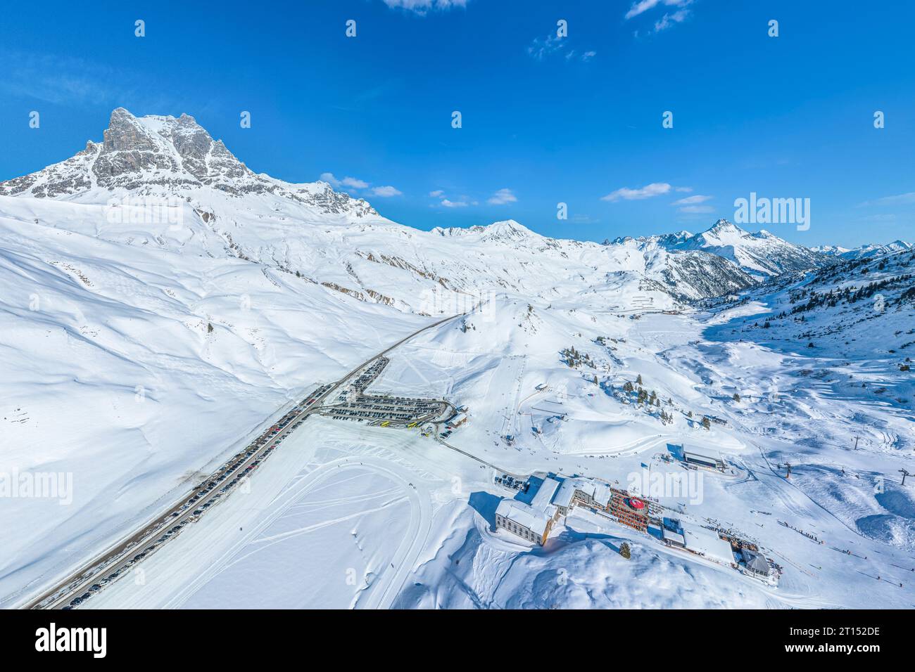 La fantastica stazione sciistica di alta montagna di Warth-Schroecken, sull'Arlberg, in Austria, dall'alto Foto Stock