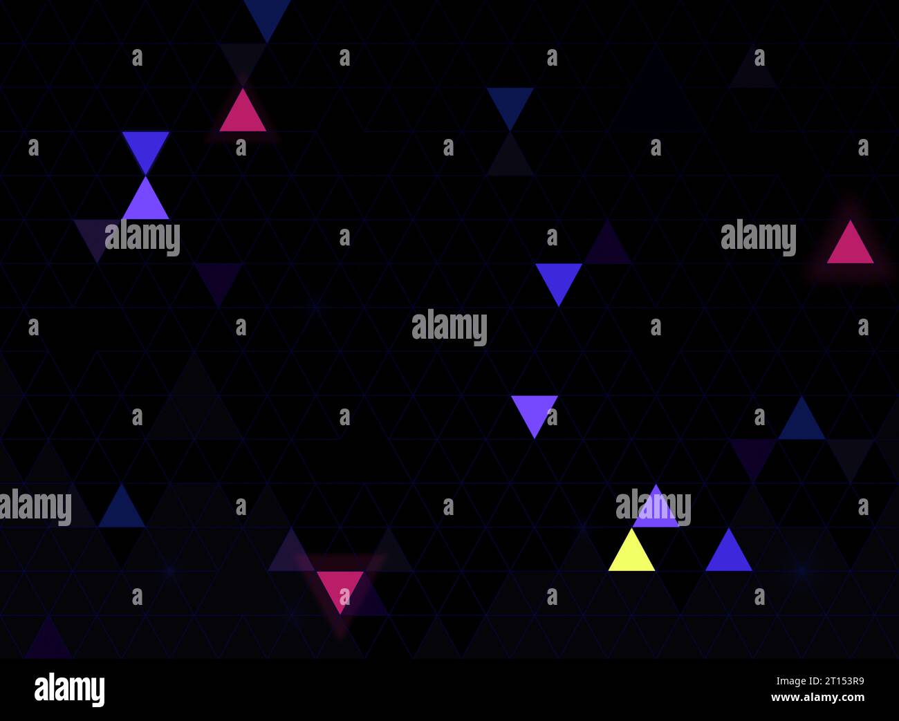 Pochi triangoli colorati sullo sfondo di triangoli neri con contorni blu scuro. Sfondo geometrico triangolare astratto e moderno. Foto Stock