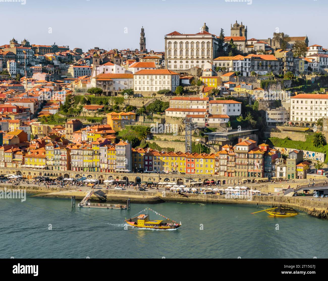 Una vista sul Rio Douro fino alla città di Porto in Portogallo Foto Stock