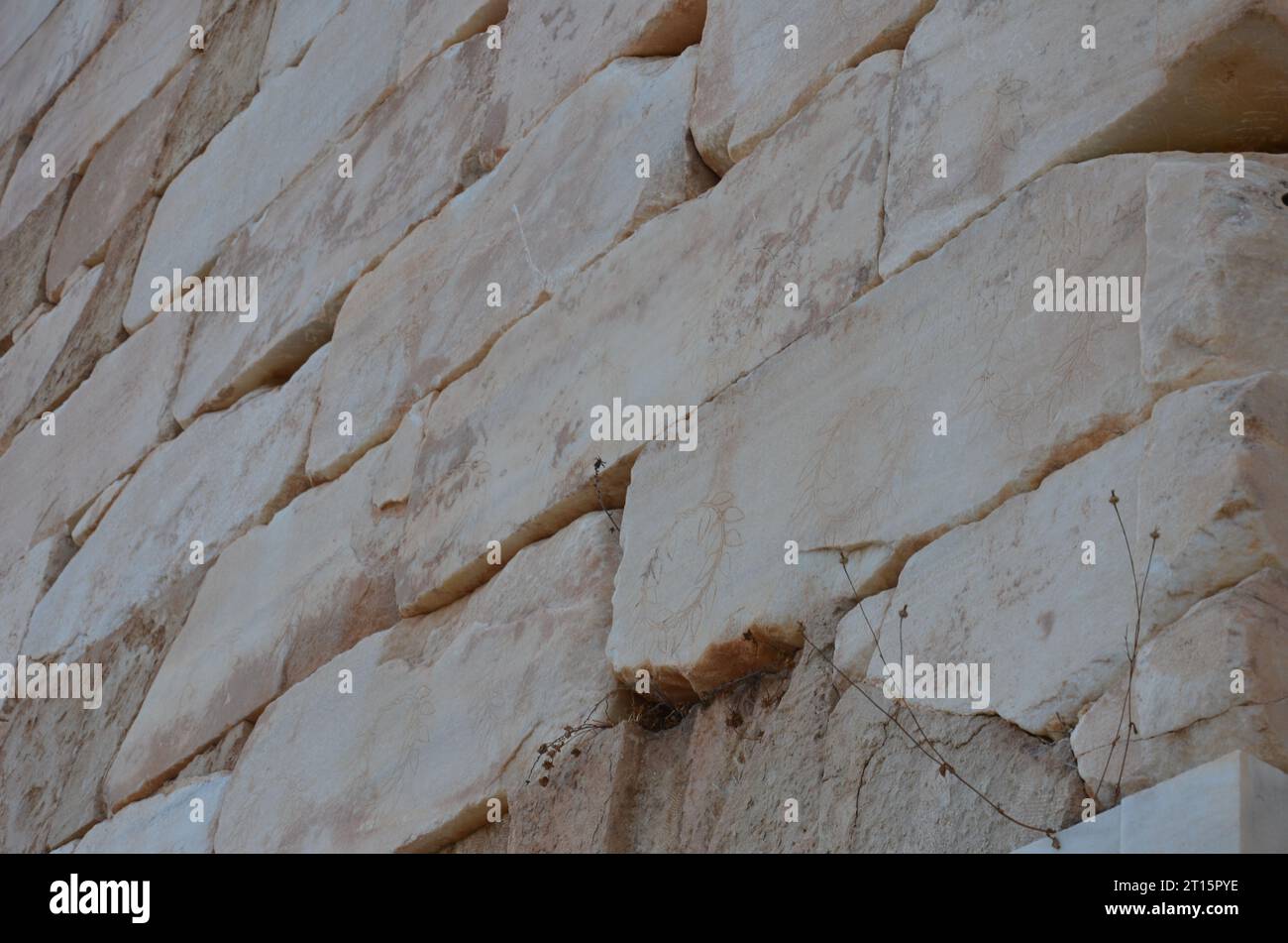 Iscrizioni sul Tesoro ateniese, Delfi Foto Stock