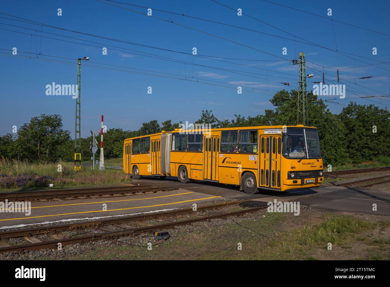 9.06.2021. Ungheria, Nyirtelek. Una delle ultime battute di fisarmonica Ikarus in Ungheria nel corso mattutino per Nyiregyhaza. Foto Stock