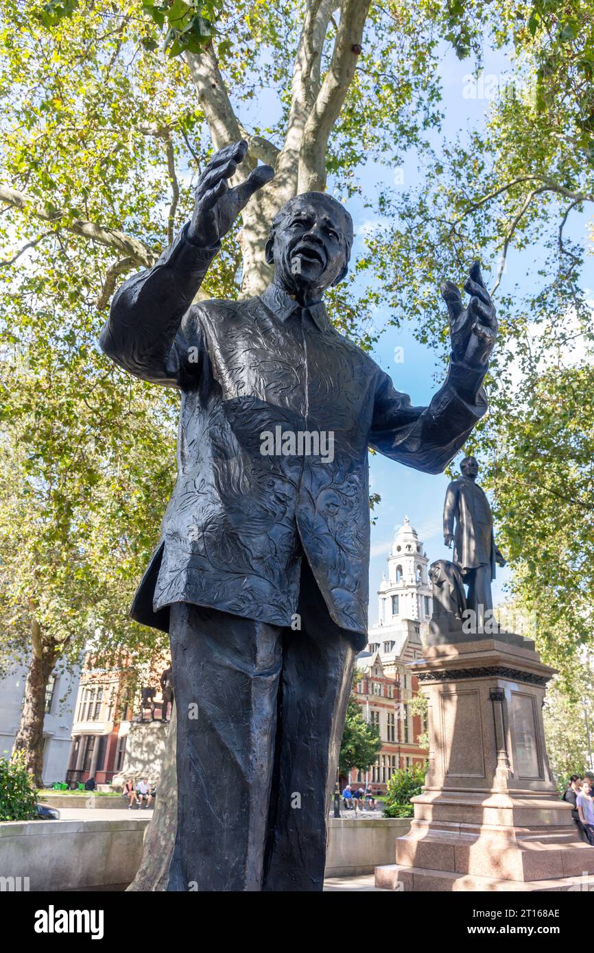 Statua di Nelson Mandela, Parliament Square, City of Westminster, Greater London, Inghilterra, Regno Unito Foto Stock
