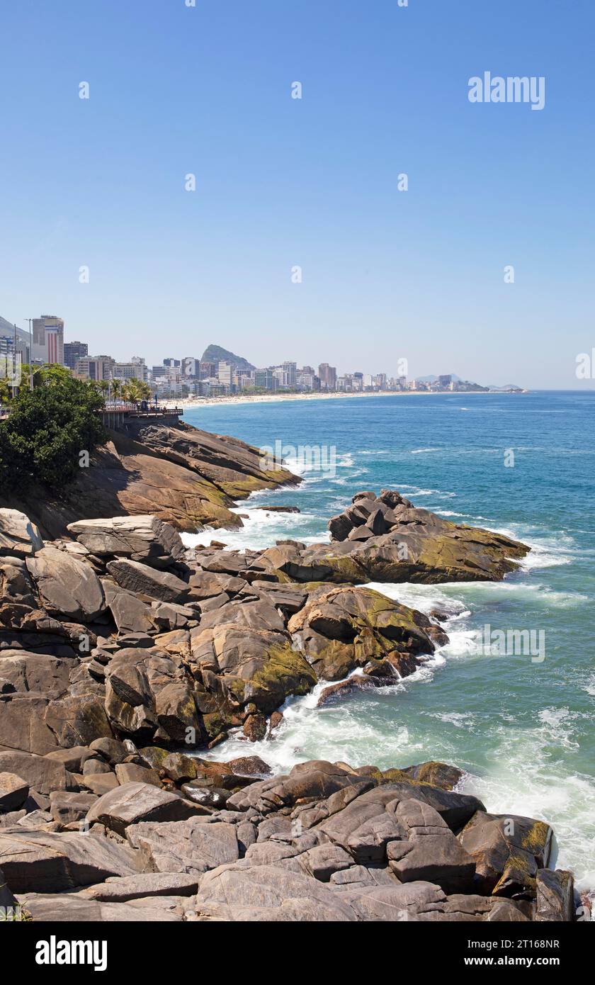 Distretto di Leblon e spiaggia di Praia do Leblon, Rio de Janeiro, Stato di Rio de Janeiro, Brasile Foto Stock
