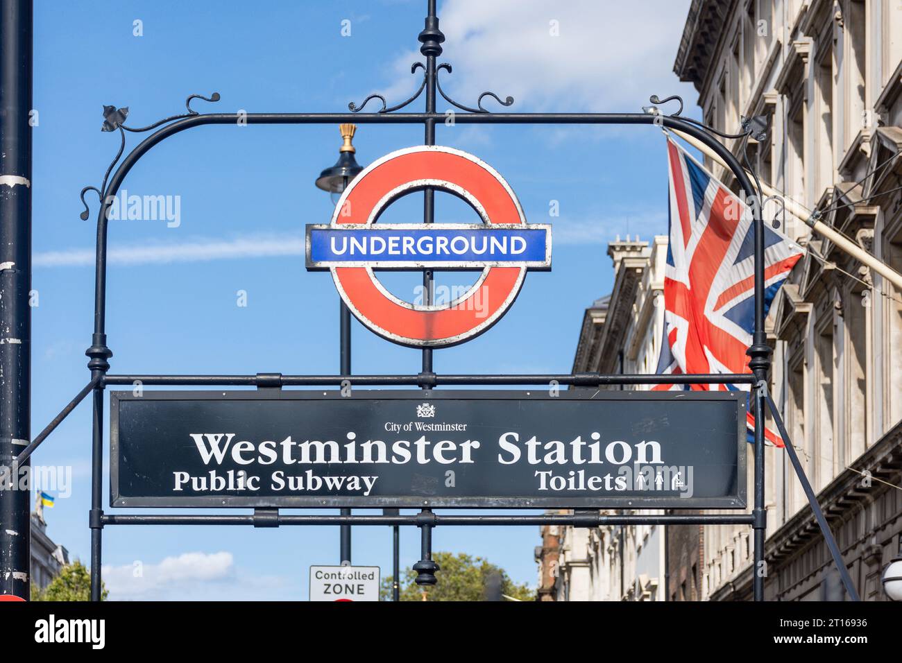 Cartello della stazione della metropolitana di Westminster, Parliament Street, City of Westminster, Greater London, England, Regno Unito Foto Stock