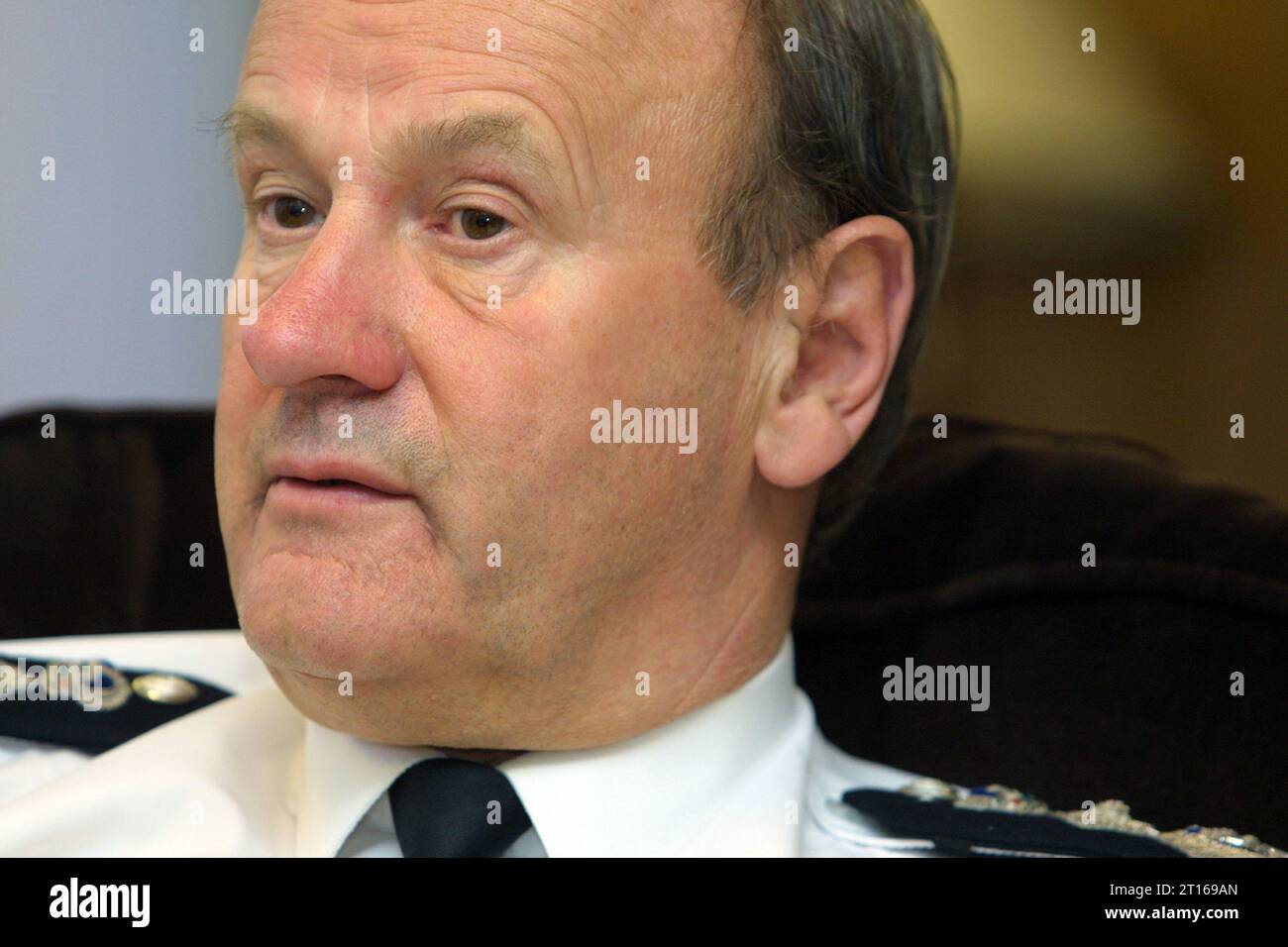 Sir John Stevens, ex Commissario della polizia metropolitana dal 2000 al 2005, nella foto ha rilasciato un'intervista nel 2002 a Scotland Yard Foto Stock