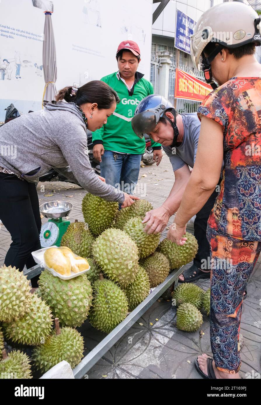 CAN Tho, Vietnam. Negoziare una vendita di Durian. Foto Stock