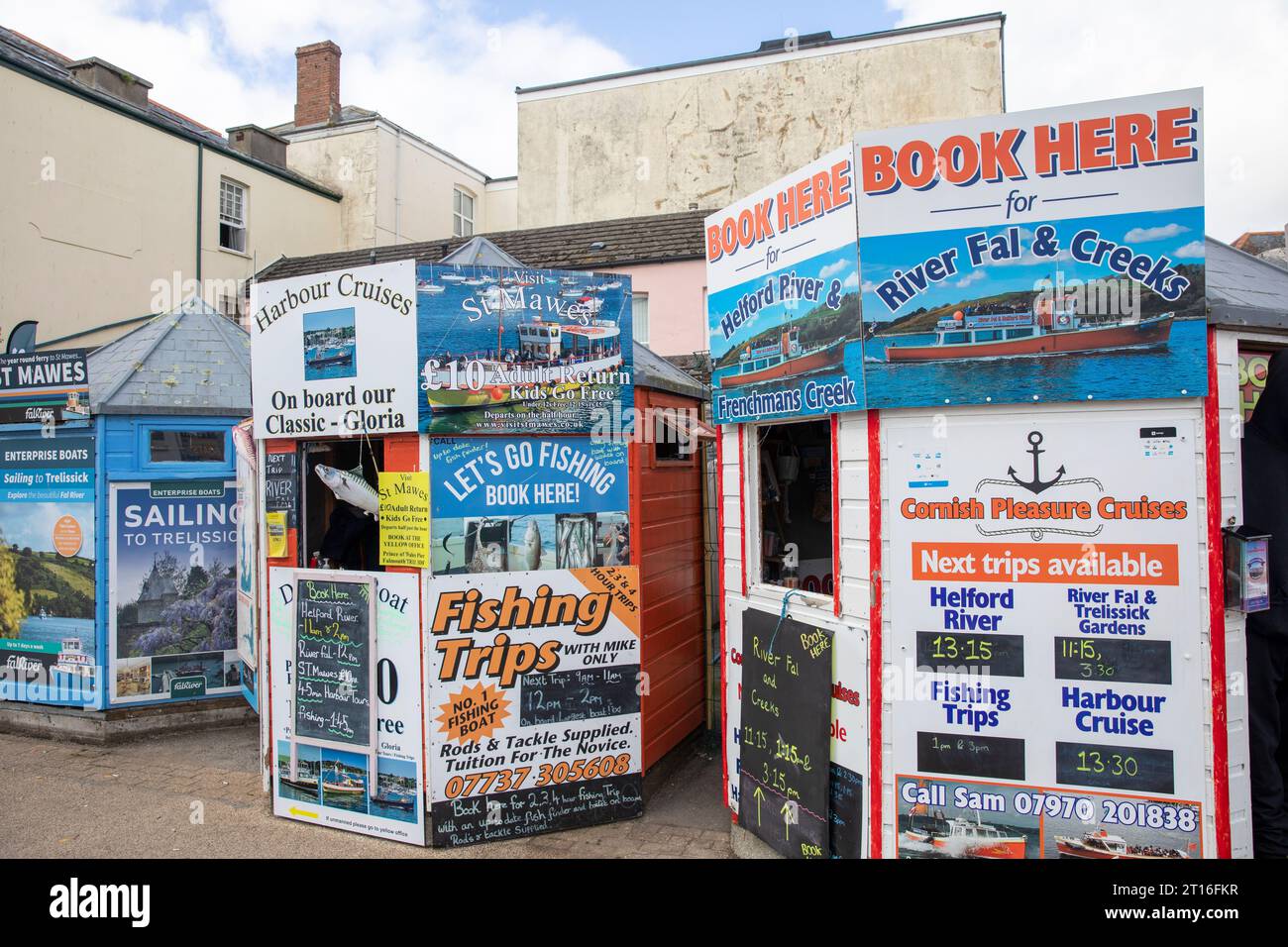 Settembre 2023, Falmouth Pier Cornwall, biglietterie che offrono viaggi in traghetto e crociere fluviali dal Falmouth Pier a St Mawes e nelle aree locali, Inghilterra Foto Stock