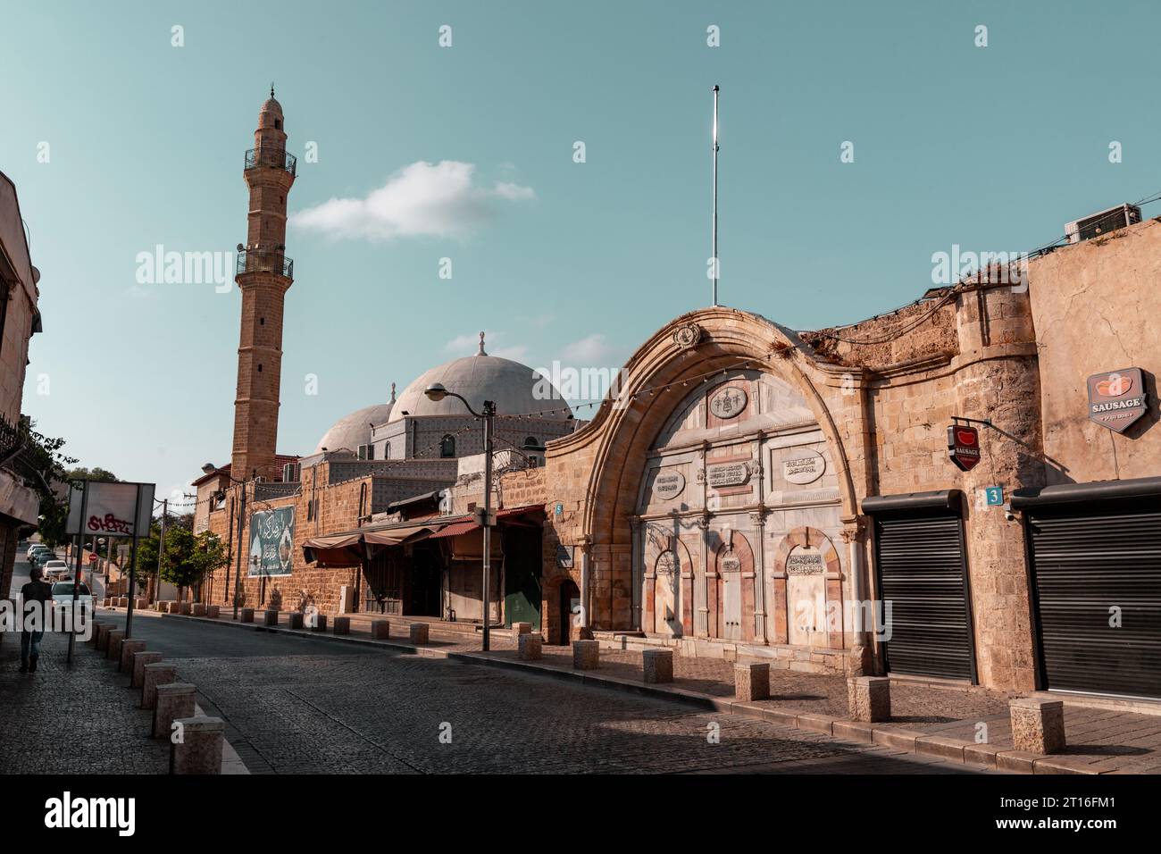 Jaffa, Israele - 10 ottobre 2023: La moschea Mahmoudiya è la più grande e significativa moschea di Jaffa, ora parte della città più grande di Tel Aviv-Y Foto Stock