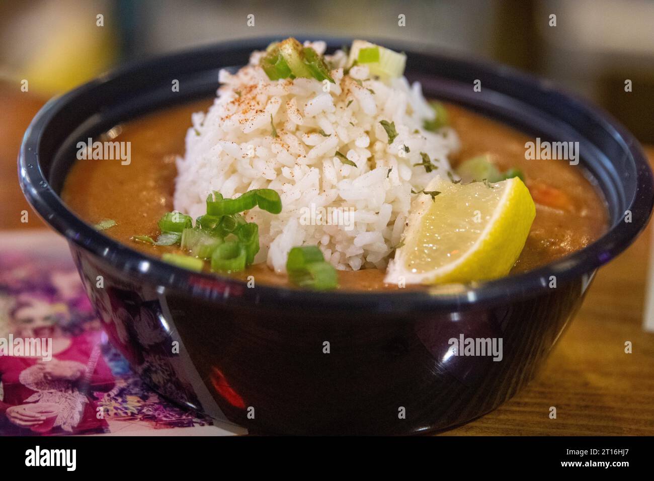 Etouffee di gamberi in stile New Orleans con limone Foto Stock