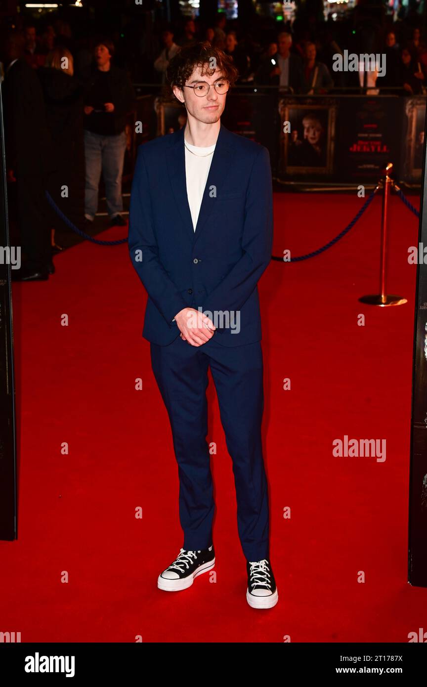 Odeon Luxe, Leicester Square, Londra, Regno Unito. 11 ottobre 2023. Adam McGrath partecipa alla prima mondiale di Doctor Jekyll con Eddie Izzard, Londra, Regno Unito. Credito: Vedere li/Picture Capital/Alamy Live News Foto Stock