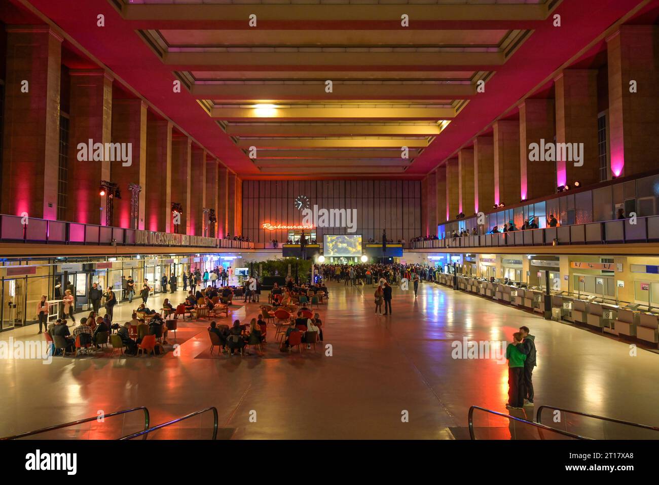 Haupthalle, Feierlichkeiten Jubiläum 100 Jahre, Flughafen Tempelhof, Tempelhof-Schöneberg, Berlino, Deutschland Foto Stock