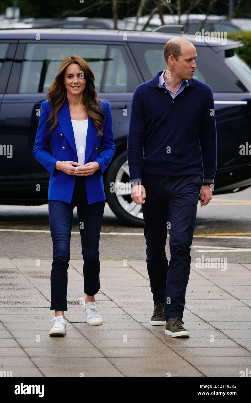 Il principe e la principessa del Galles arrivano per partecipare a un workshop di fitness mentale gestito da SportsAid presso il Bisham Abbey National Sports Centre di Marlow durante la settimana della giornata mondiale della salute mentale. Data immagine: Giovedì 12 ottobre 2023. Foto Stock
