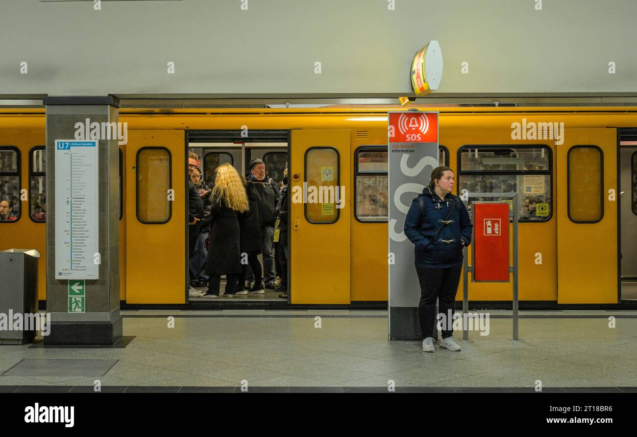U7, U-Bahnhof Mehringdamm, Kreuzberg, Berlin, Deutschland *** Caption locale *** , Berlin, Deutschland Foto Stock