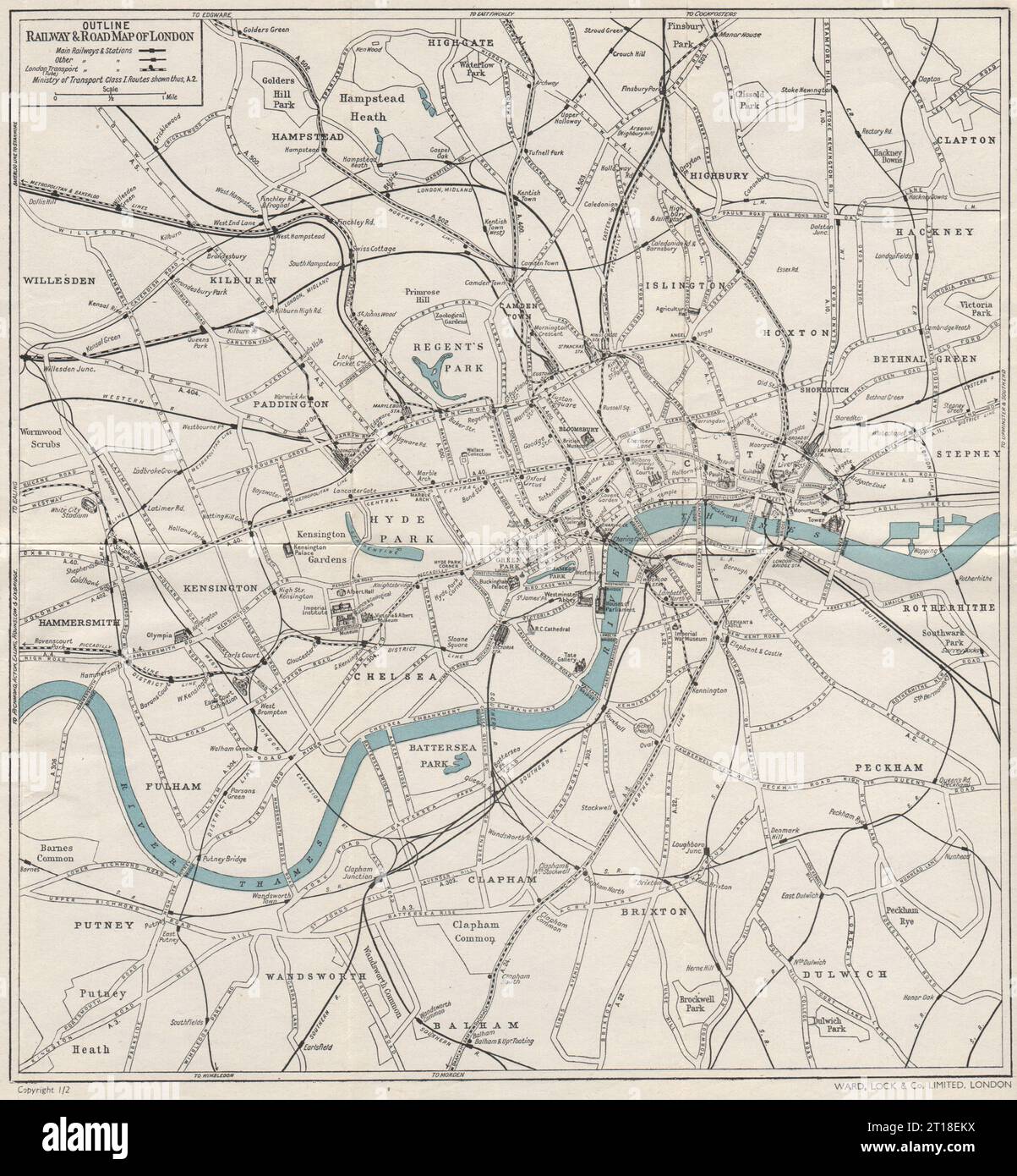 CARTINA FERROVIARIA E STRADALE NEL CENTRO DI LONDRA. Metropolitana sotterranea. WARD LOCK 1951 vecchio Foto Stock