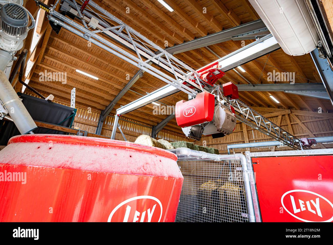 Moderatore Fütterungsroboter von Lely bei der Zusammenstellung der ...