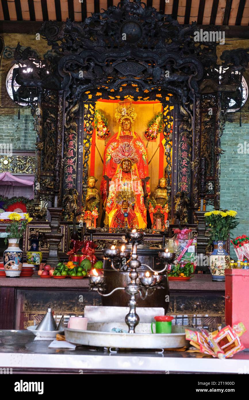 Statua di Lady Thien Hau, Dea del mare, Thien Hau Pagoda, ho chi Minh City, Vietnam. Foto Stock