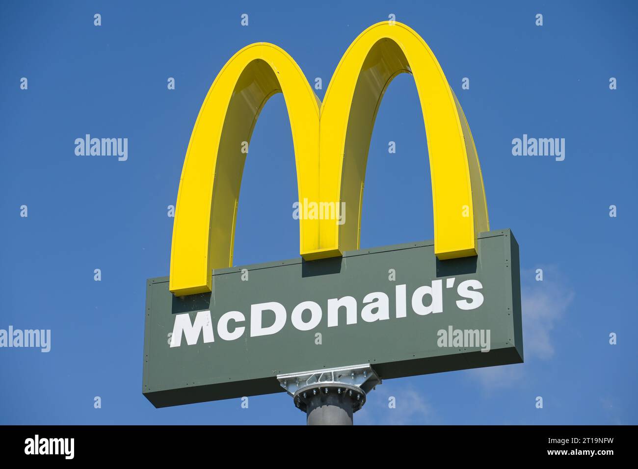Logo McDonalds, Potsdam, Brandeburgo, Germania Foto Stock