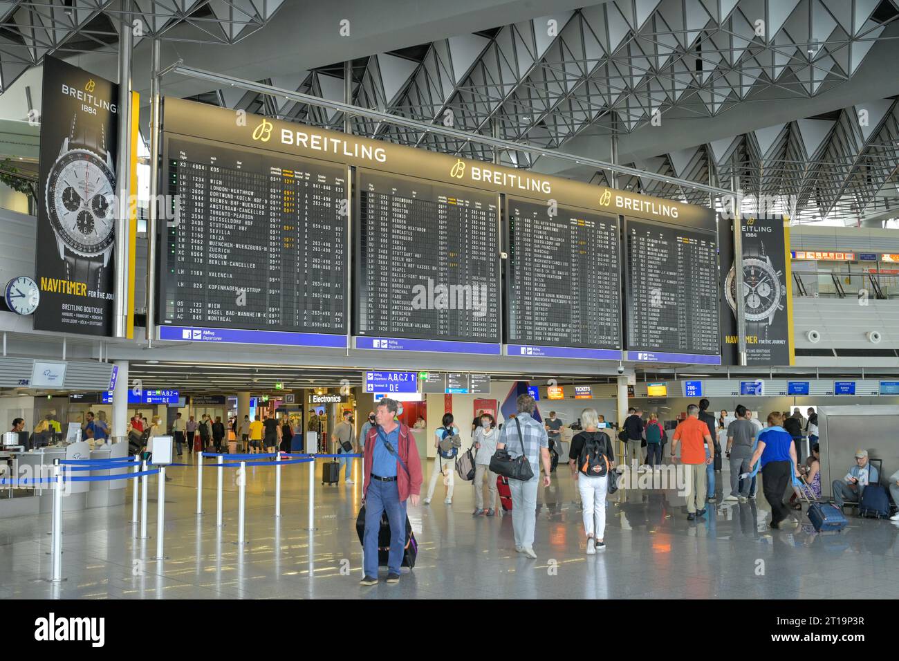 Abflüge, Reisende, Terminal 1, Flughafen, Francoforte sul meno, Hessen, Germania Foto Stock