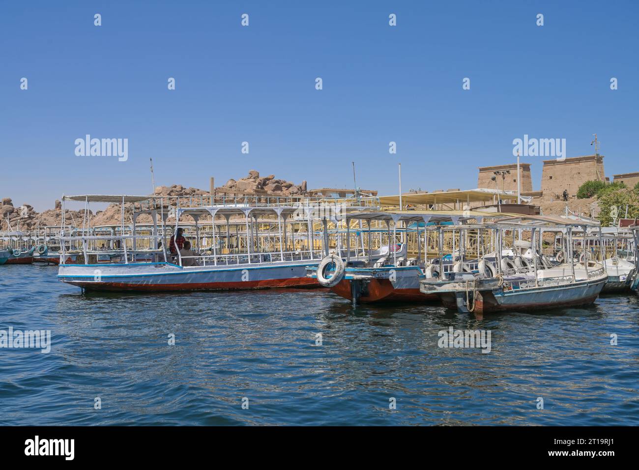 Touristische Ausflugsboote, Insel Philae, Assuan, Ägypten Foto Stock